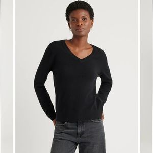 QUINCE Mongolian Cashmere V-Neck Sweater (Black, size L)